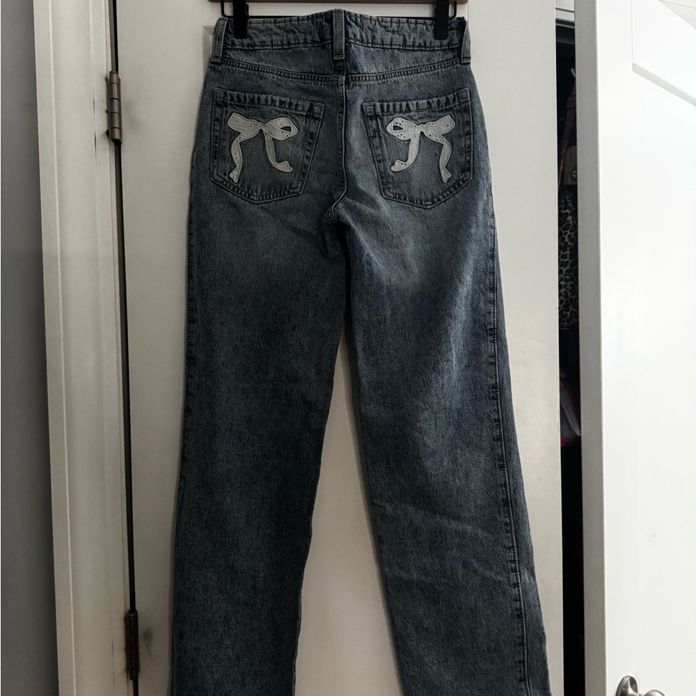 Women’s Hollister Low-Rise Loose Jeans In A Light Wash